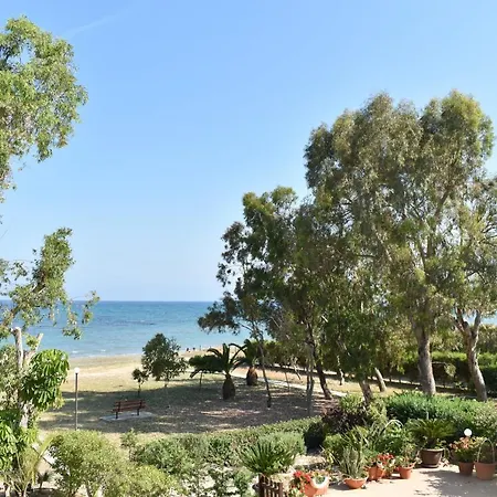Christina's Sea Front Mansion Holiday home Meneou