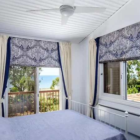 度假居 Christina's Sea Front Mansion *